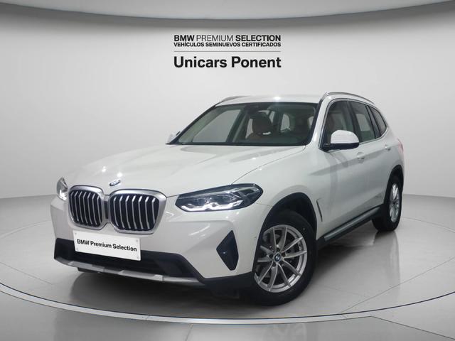 BMW X3 xDrive20d color Blanco. Año 2022. 140KW(190CV). Diésel. En concesionario Unicars Ponent de Lleida
