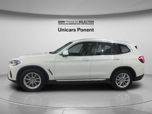 BMW X3 xDrive20d color Blanco. Año 2022. 140KW(190CV). Diésel. En concesionario Unicars Ponent de Lleida