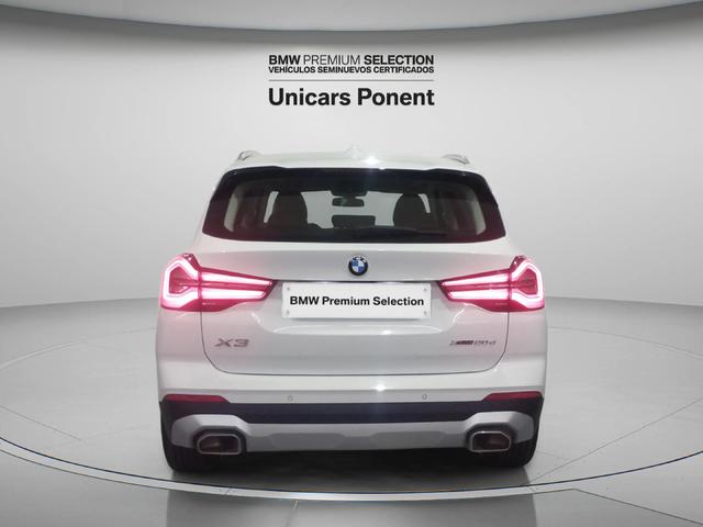 BMW X3 xDrive20d color Blanco. Año 2022. 140KW(190CV). Diésel. En concesionario Unicars Ponent de Lleida