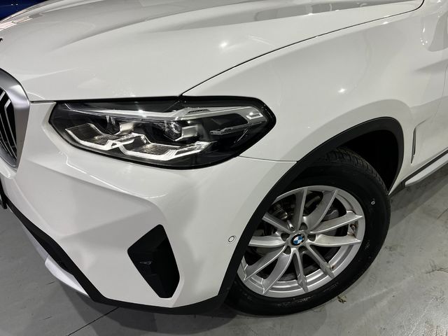 BMW X3 xDrive20d color Blanco. Año 2022. 140KW(190CV). Diésel. En concesionario Unicars Ponent de Lleida