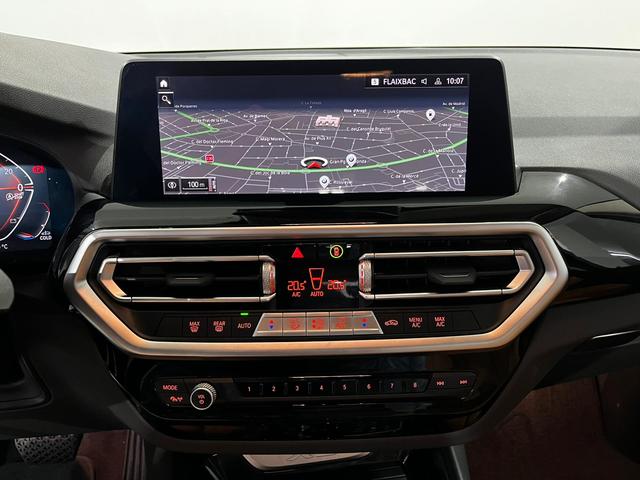 BMW X3 xDrive20d color Blanco. Año 2022. 140KW(190CV). Diésel. En concesionario Unicars Ponent de Lleida