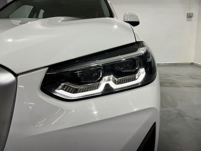 BMW X3 xDrive20d color Blanco. Año 2022. 140KW(190CV). Diésel. En concesionario Unicars Ponent de Lleida