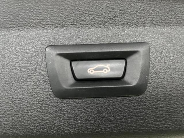 BMW X1 sDrive18i color Blanco. Año 2020. 103KW(140CV). Gasolina. En concesionario Unicars Ponent de Lleida