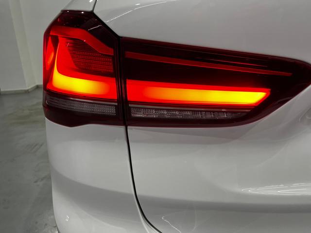 BMW X1 sDrive18i color Blanco. Año 2020. 103KW(140CV). Gasolina. En concesionario Unicars Ponent de Lleida
