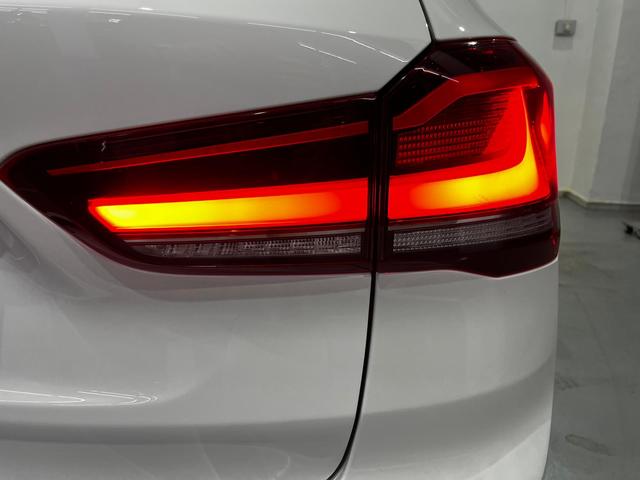 BMW X1 sDrive18i color Blanco. Año 2020. 103KW(140CV). Gasolina. En concesionario Unicars Ponent de Lleida