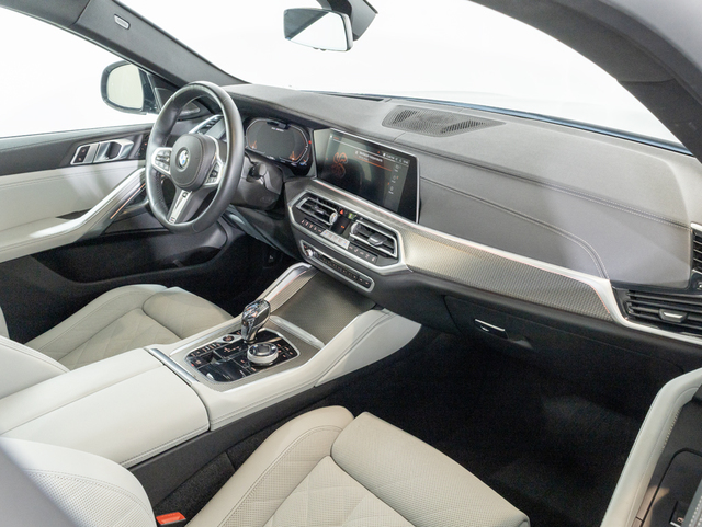 BMW X6 M50i color Negro. Año 2022. 390KW(530CV). Gasolina. En concesionario Oliva Motor Girona de Girona