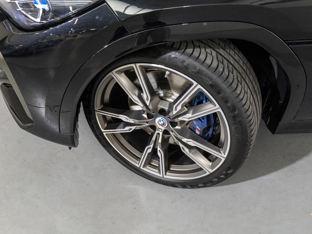 BMW X6 M50i color Negro. Año 2022. 390KW(530CV). Gasolina. En concesionario Oliva Motor Girona de Girona