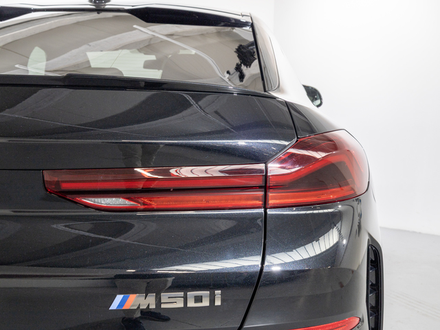 BMW X6 M50i color Negro. Año 2022. 390KW(530CV). Gasolina. En concesionario Oliva Motor Girona de Girona