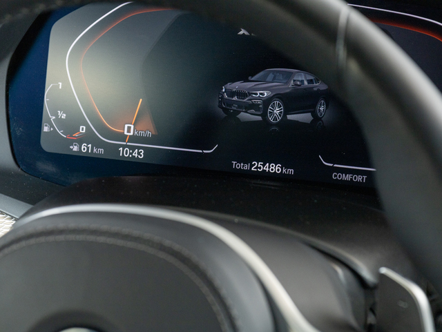 BMW X6 M50i color Negro. Año 2022. 390KW(530CV). Gasolina. En concesionario Oliva Motor Girona de Girona