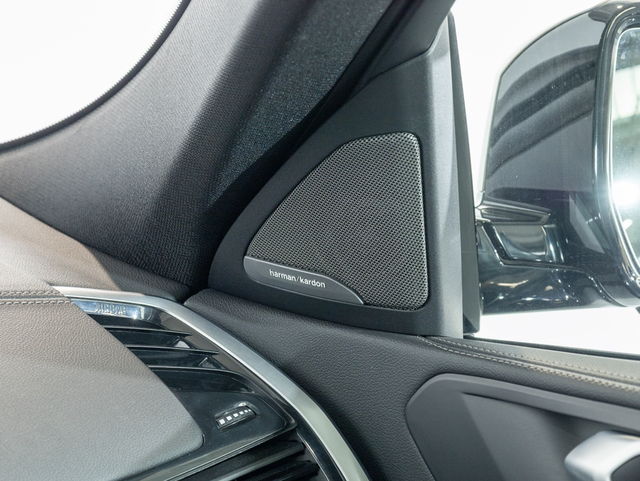 BMW X6 M50i color Negro. Año 2022. 390KW(530CV). Gasolina. En concesionario Oliva Motor Girona de Girona