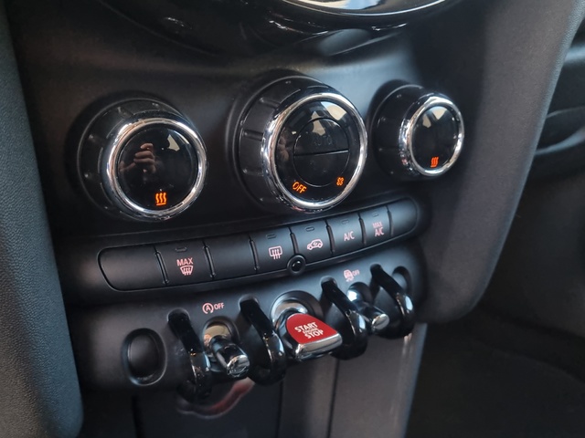 fotoG 17 del MINI MINI 5 Puertas Cooper 100 kW (136 CV) 136cv Gasolina del 2021 en Alicante