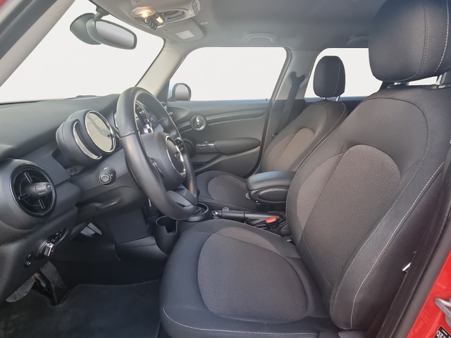 fotoG 19 del MINI MINI 5 Puertas Cooper 100 kW (136 CV) 136cv Gasolina del 2021 en Alicante