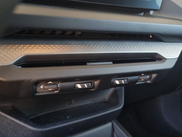 BMW Serie 2 218d Gran Coupe color Blanco. Año 2025. 110KW(150CV). Diésel. En concesionario GANDIA Automoviles Fersan, S.A. de Valencia