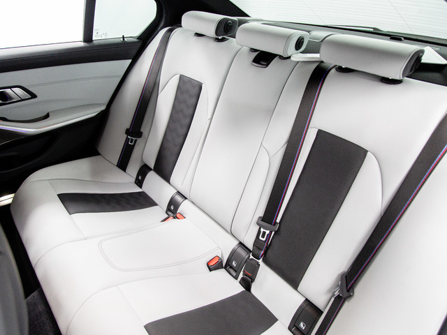 BMW M M3 Berlina Competition color Verde. Año 2023. 375KW(510CV). Gasolina. En concesionario Móvil Begar Alicante de Alicante