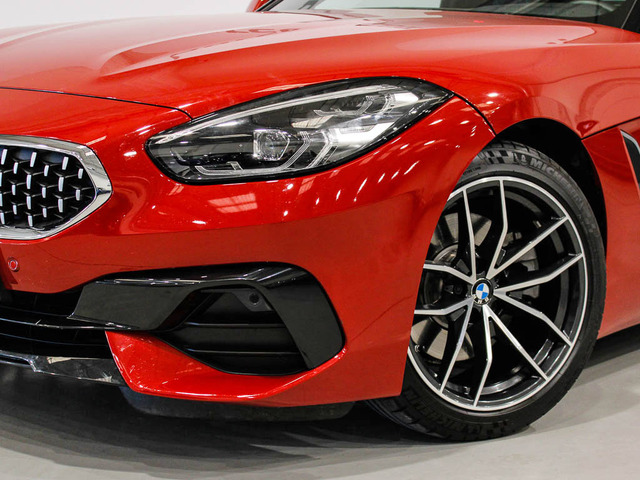 BMW Z4 sDrive20i Cabrio color Rojo. Año 2020. 145KW(197CV). Gasolina. En concesionario Barcelona Premium -- GRAN VIA de Barcelona