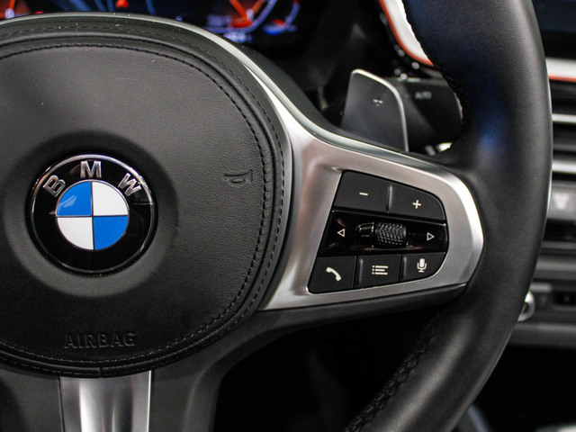 BMW Z4 sDrive20i Cabrio color Rojo. Año 2020. 145KW(197CV). Gasolina. En concesionario Barcelona Premium -- GRAN VIA de Barcelona