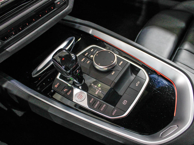 BMW Z4 sDrive20i Cabrio color Rojo. Año 2020. 145KW(197CV). Gasolina. En concesionario Barcelona Premium -- GRAN VIA de Barcelona