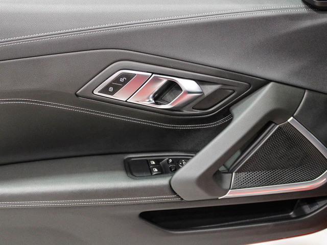 BMW Z4 sDrive20i Cabrio color Rojo. Año 2020. 145KW(197CV). Gasolina. En concesionario Barcelona Premium -- GRAN VIA de Barcelona