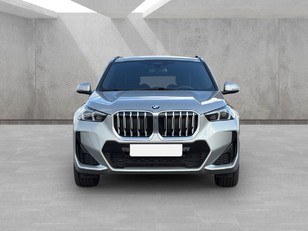 Fotos de BMW X1 sDrive18d color Gris Plata. Año 2025. 110KW(150CV). Diésel. En concesionario BMW Avilcar Ávila de Ávila