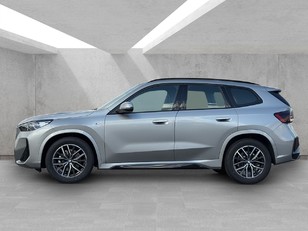 Fotos de BMW X1 sDrive18d color Gris Plata. Año 2025. 110KW(150CV). Diésel. En concesionario BMW Avilcar Ávila de Ávila