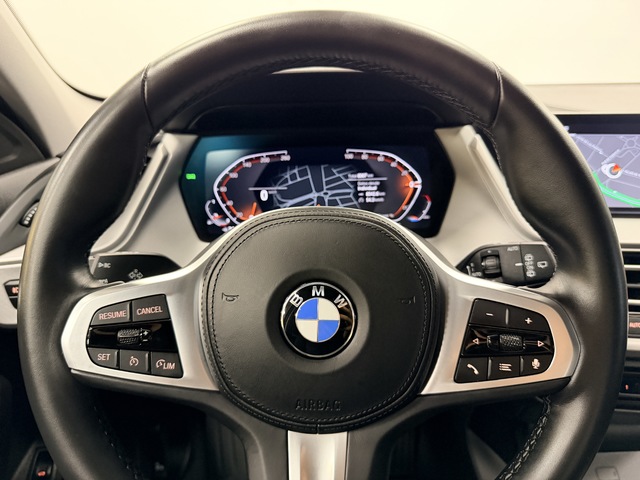 BMW Serie 1 118i color Blanco. Año 2024. 103KW(140CV). Gasolina. En concesionario Maberauto de Castellón