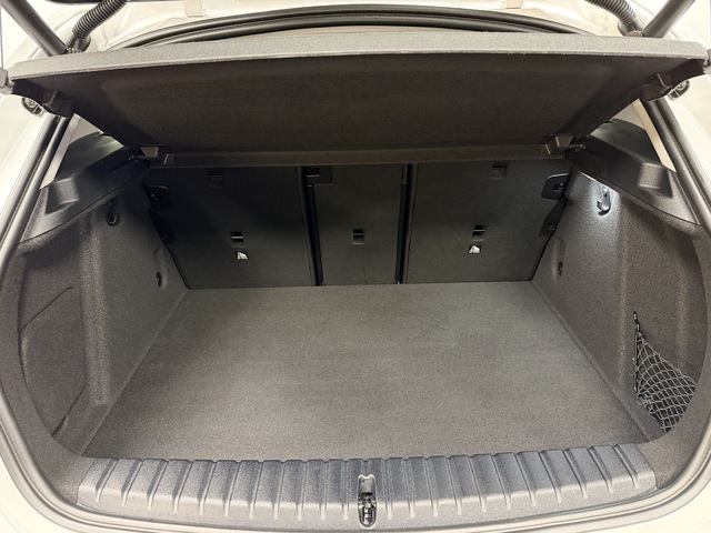 BMW Serie 1 118i color Blanco. Año 2024. 103KW(140CV). Gasolina. En concesionario Maberauto de Castellón