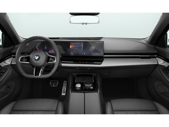 BMW Serie 5 520d Touring color Gris. Año 2025. 145KW(197CV). Diésel. En concesionario Móvil Begar Alicante de Alicante