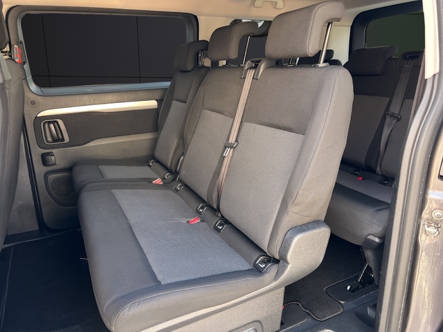 Peugeot Traveller 2.0 BlueHDi Business Standard 110 kW (150 CV)