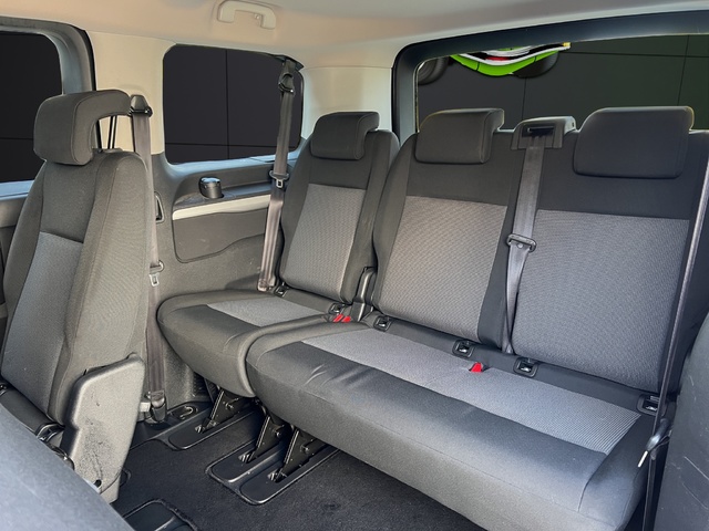 Peugeot Traveller 2.0 BlueHDi Business Standard 110 kW (150 CV)
