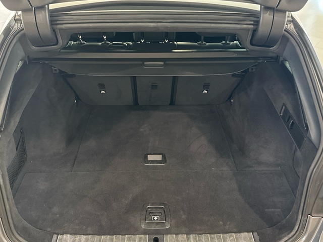 BMW Serie 3 320d Touring color Gris. Año 2025. 140KW(190CV). Diésel. En concesionario Motor Gorbea de Álava