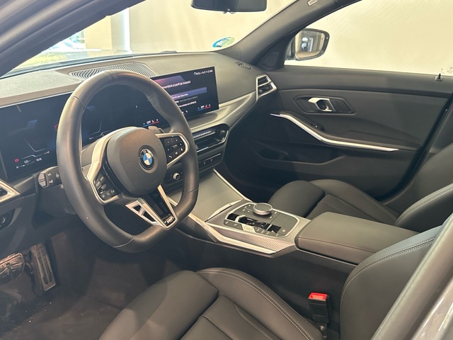 BMW Serie 3 320d Touring color Gris. Año 2025. 140KW(190CV). Diésel. En concesionario Motor Gorbea de Álava