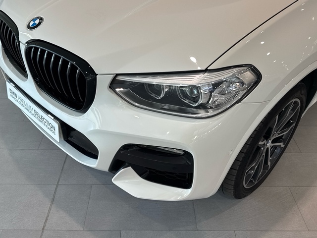 BMW X4 xDrive20d color Blanco. Año 2021. 140KW(190CV). Diésel. En concesionario Motor Gorbea de Álava