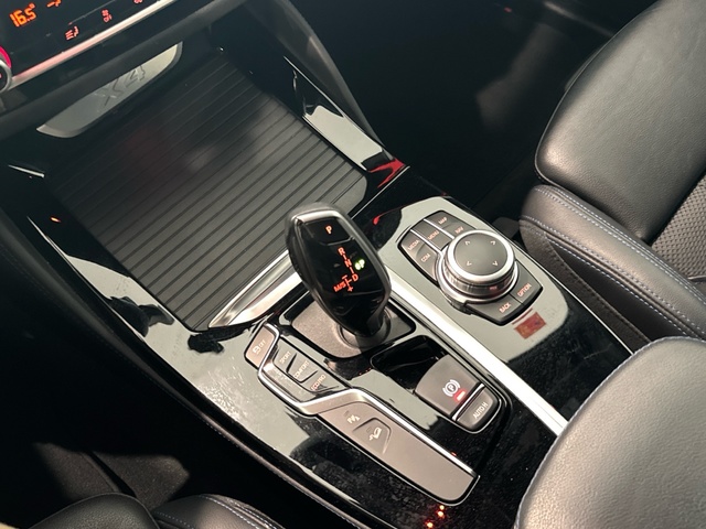 BMW X4 xDrive20d color Blanco. Año 2021. 140KW(190CV). Diésel. En concesionario Motor Gorbea de Álava