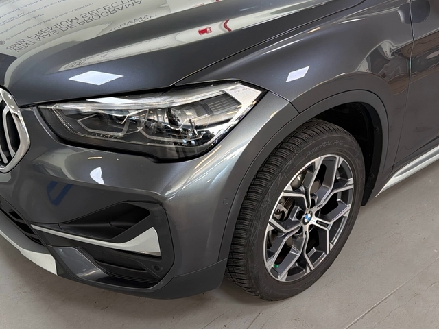BMW X1 sDrive18d color Gris. Año 2021. 110KW(150CV). Diésel. En concesionario Triocar Gijón (Bmw y Mini) de Asturias