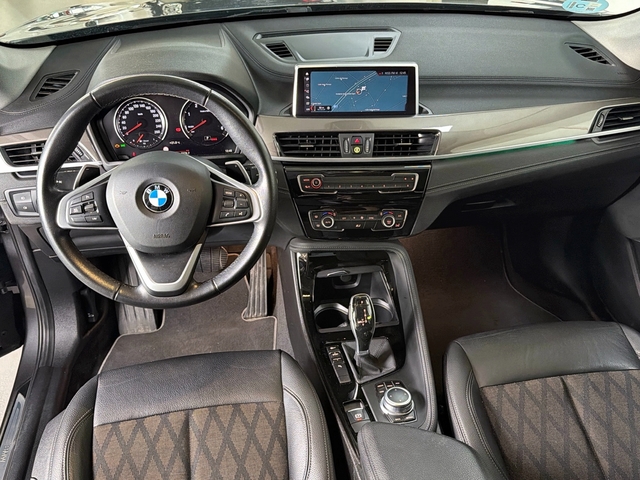 BMW X1 sDrive18d color Gris. Año 2021. 110KW(150CV). Diésel. En concesionario Triocar Gijón (Bmw y Mini) de Asturias
