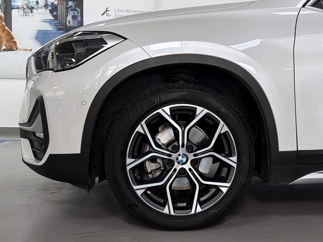 BMW X1 sDrive18d color Blanco. Año 2021. 110KW(150CV). Diésel. En concesionario Triocar Gijón (Bmw y Mini) de Asturias