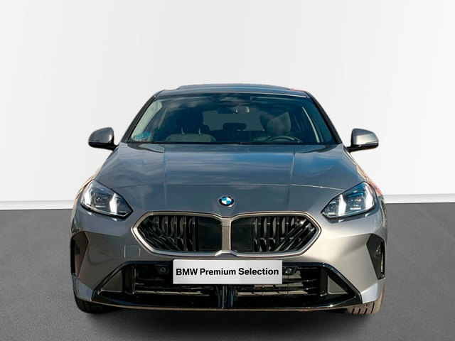 BMW Serie 1 120i color Gris. Año 2025. 125KW(170CV). Gasolina. En concesionario MURCIA PREMIUM S.L. JUAN CARLOS I de Murcia