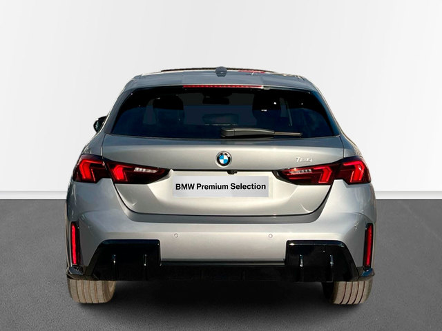 BMW Serie 1 120i color Gris. Año 2025. 125KW(170CV). Gasolina. En concesionario MURCIA PREMIUM S.L. JUAN CARLOS I de Murcia