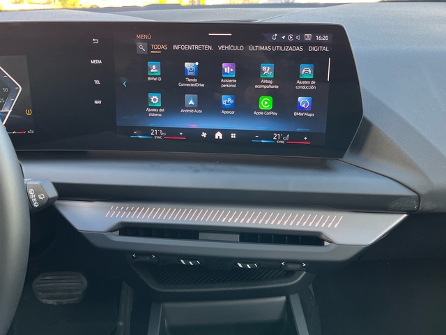 BMW Serie 1 120i color Gris. Año 2025. 125KW(170CV). Gasolina. En concesionario MURCIA PREMIUM S.L. JUAN CARLOS I de Murcia