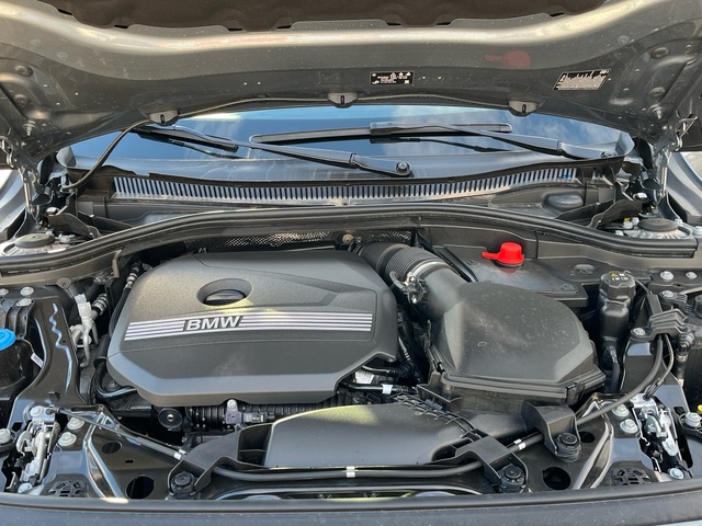 BMW Serie 1 120i color Gris. Año 2025. 125KW(170CV). Gasolina. En concesionario MURCIA PREMIUM S.L. JUAN CARLOS I de Murcia