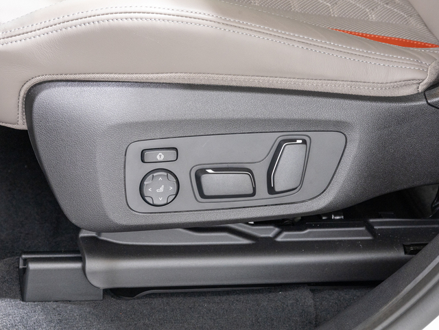 BMW M X4 M color Blanco. Año 2025. 375KW(510CV). Gasolina. En concesionario Oliva Motor Girona de Girona