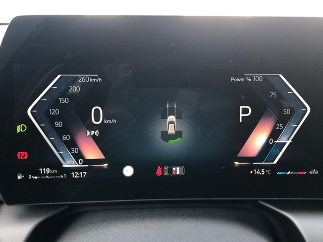 BMW Serie 1 118d color Blanco. Año 2025. 110KW(150CV). Diésel. En concesionario Momentum S.A. de Madrid