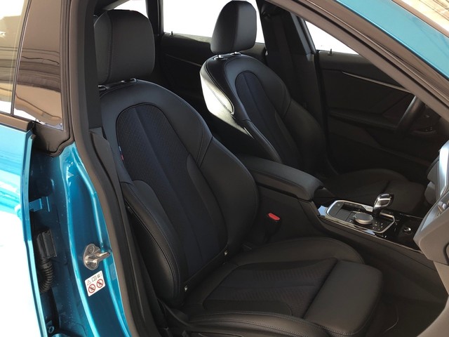 BMW Serie 2 218d Gran Coupe color Azul. Año 2022. 110KW(150CV). Diésel. En concesionario Vehinter Getafe de Madrid