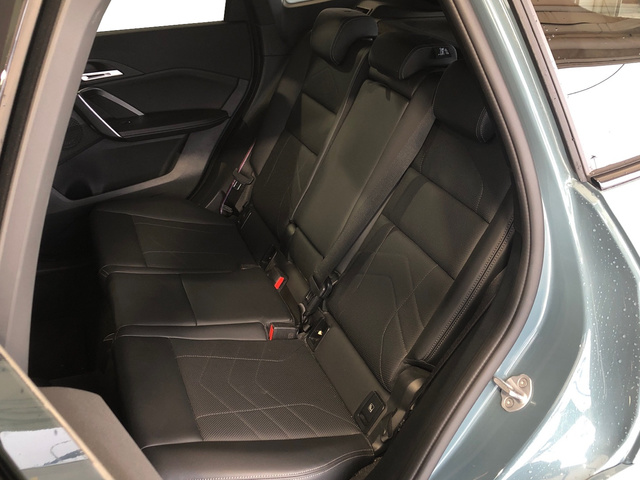 BMW X1 sDrive20d color Verde. Año 2024. 120KW(163CV). Diésel. En concesionario Vehinter Getafe de Madrid