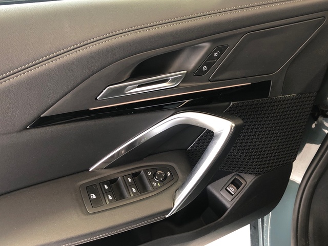 BMW X1 sDrive20d color Verde. Año 2024. 120KW(163CV). Diésel. En concesionario Vehinter Getafe de Madrid