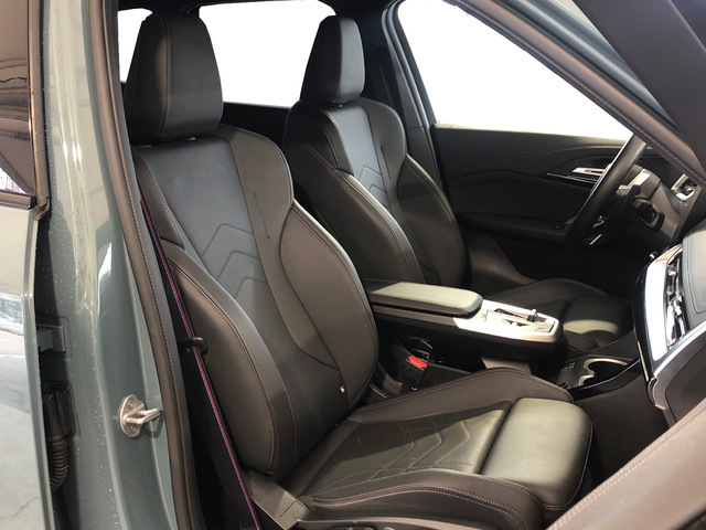 BMW X1 sDrive20d color Verde. Año 2024. 120KW(163CV). Diésel. En concesionario Vehinter Getafe de Madrid