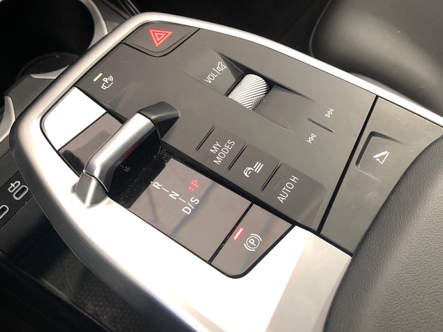 BMW X1 sDrive20d color Verde. Año 2024. 120KW(163CV). Diésel. En concesionario Vehinter Getafe de Madrid