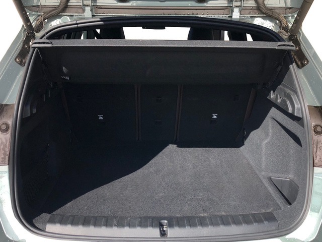 BMW X1 sDrive20d color Verde. Año 2024. 120KW(163CV). Diésel. En concesionario Vehinter Getafe de Madrid