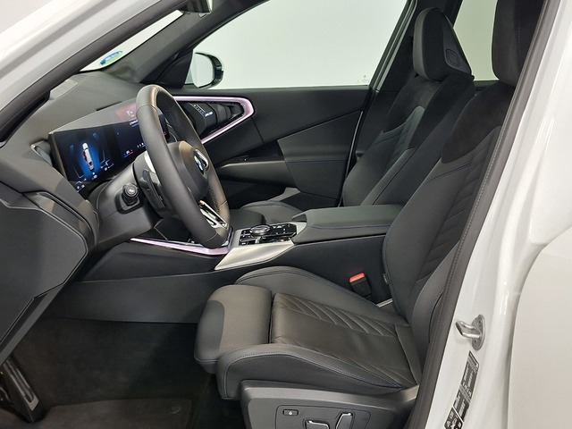 BMW X3 xDrive20d color Blanco. Año 2024. 145KW(197CV). Diésel. En concesionario Automoviles Bertolin S.L. de Valencia