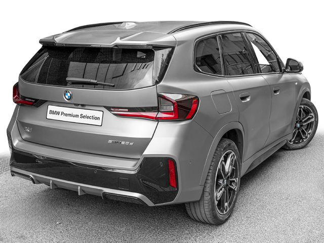BMW X1 sDrive20d color Gris Plata. Año 2024. 120KW(163CV). Diésel. En concesionario Caetano Cuzco, Salvatierra de Madrid